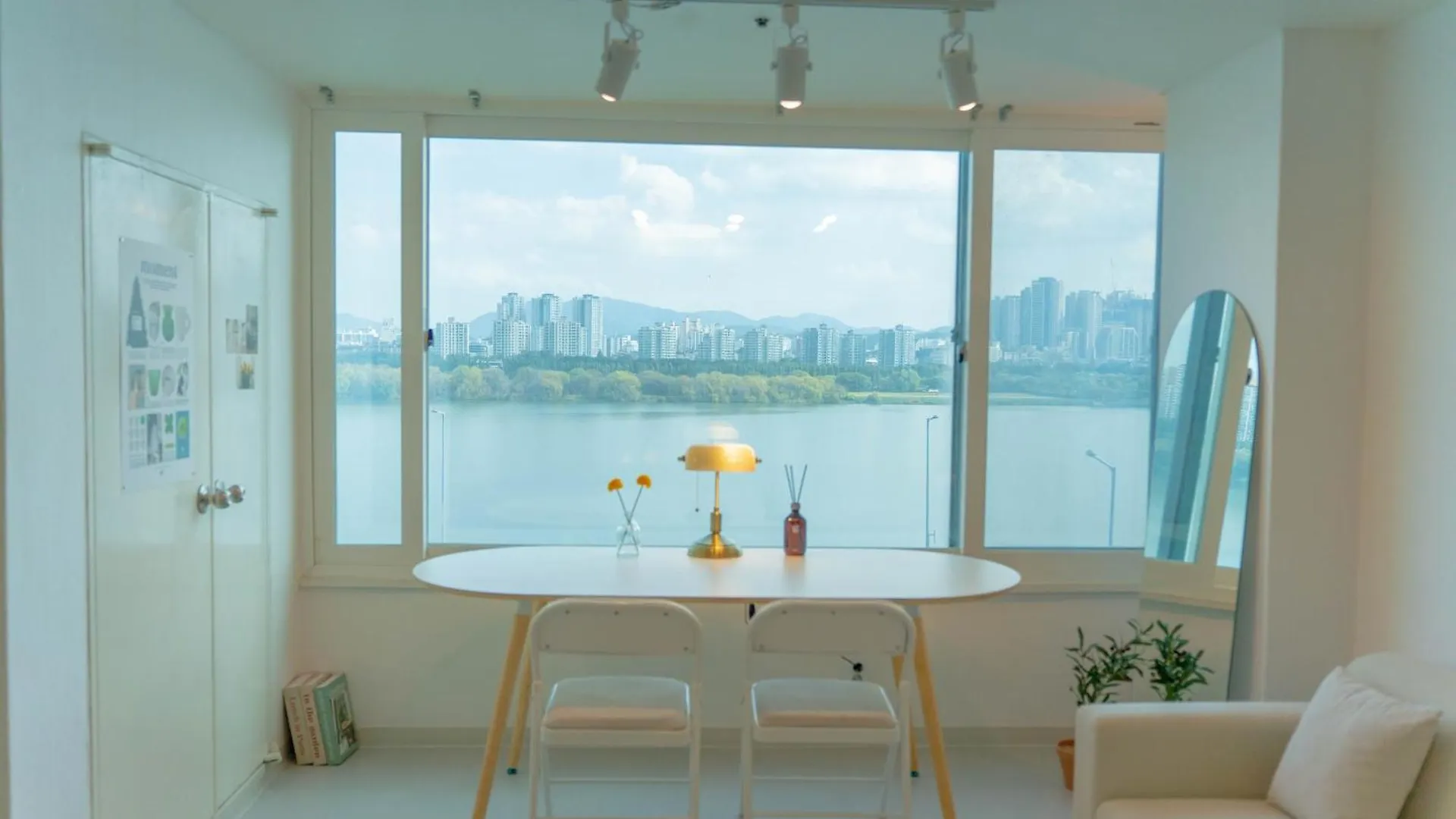 Stay Yunseul - Han River View, Achasan, Walkerhill, Yes24 Hall 0*, סיאול קוריאה הדרומית